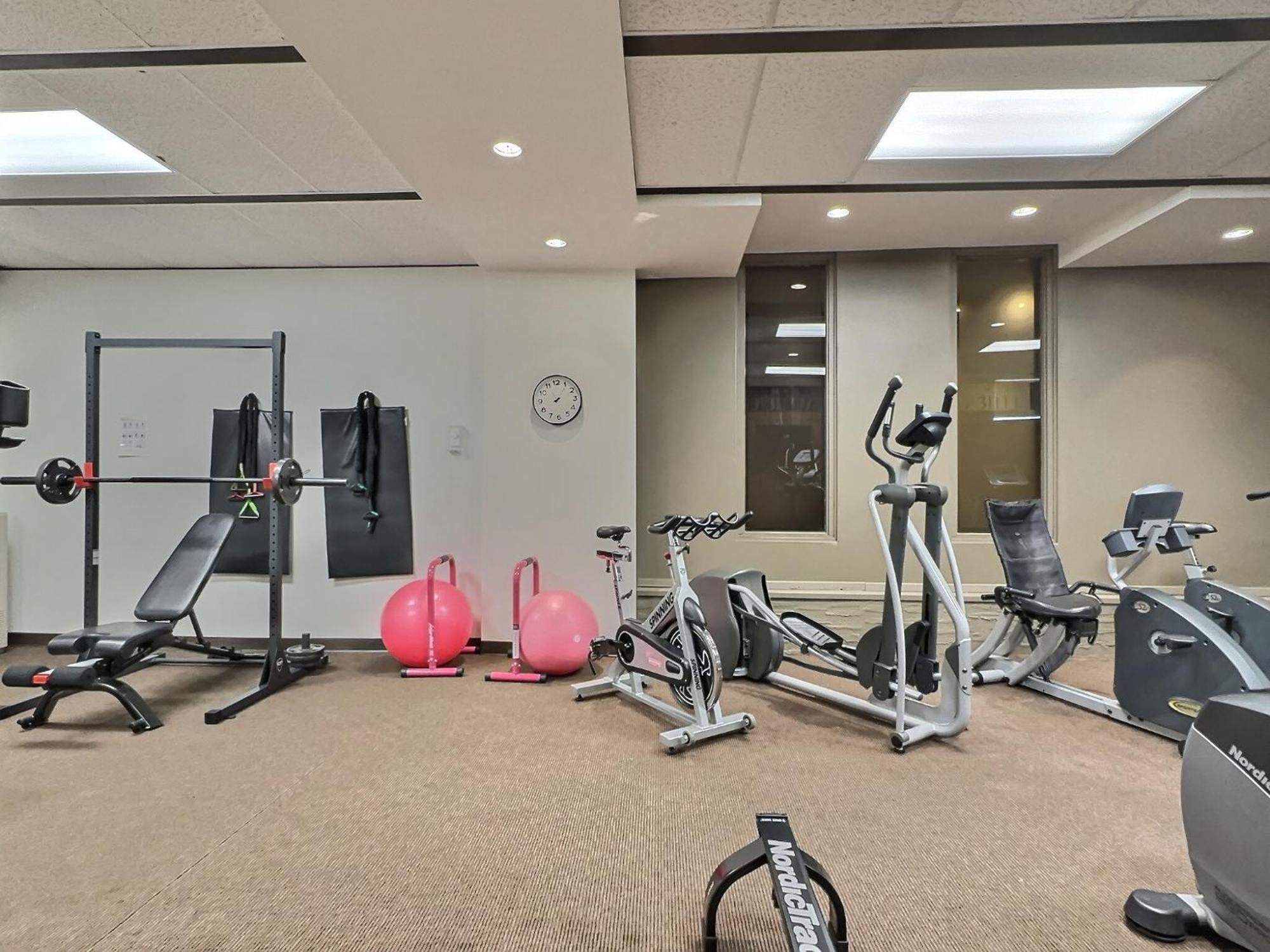 Quality Inn Rouyn-Noranda Kültér fotó